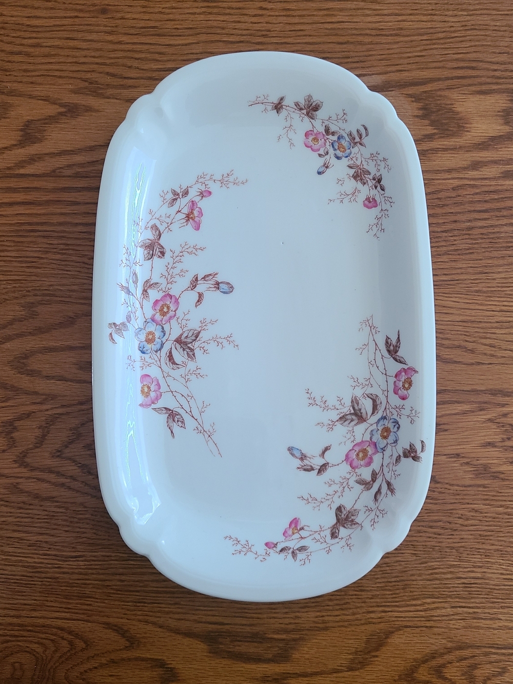 Antique Tressemanes & Vogt (T&V) Shallow oval serving platter or side dish.